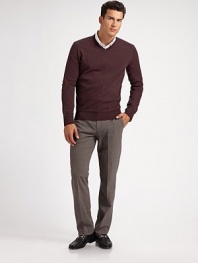 A new standard in menswear dressing, shaped from luxurious Scottish cashmere. V-neckRibbed detailCashmereDry cleanImported