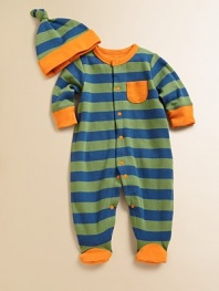 Bold stripes and contrasting trim jazz up this snuggly little one-piece with matching hat.CrewneckLong sleevesFront snapsFront patch pocketBottom snaps along inner legsCottonMachine washImported Please note: Number of snaps may vary depending on size ordered. 