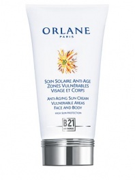Pure Soin Sun Cream for Face SPF 30. Provides extreme protection for the most vulnerable areas of the face and body. A genuine anti-aging treatment that rehydrates and protects surface micro-circulation, reduces inflammatory reactions and protects the skin from aging. Strengthens the cells' natural self-defense mechanisms and minimizes inflammation. Stimulates cellular energy while regenerating, firming and moisturizing. Provides intensive protection.
