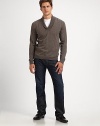 Simple elegance defines this smooth v-neck pullover crafted in superior wool.V-neckRibbed collar, cuffs and hemWoolMachine washImported