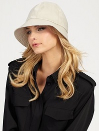 A classic style to keep you dry from the elements. CottonBrim, about 2Dry cleanImported