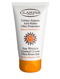 Ideal protection for sun-sensitive skin or skin exposed to intense sunlight. Provides reinforced sun protection (heat-resistant UVA/UVB filters) and promotes a more even tan. Protects against dehydration and helps prevent visible signs of premature skin aging. 4.4 oz. 