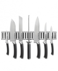 Always on point! Fully-forged Japanese steel resists rust and stain, retaining its strength and incredibly sharp edge for cutting-edge results time after time. With precision balanced handles, each knife fits smoothly into your hand for optimal slicing, dicing and chopping. Limited lifetime warranty.