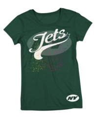 Clean sweep. Cheer on your Jets to an undefeated season when you're sporting this colorful graphic tee from Reebok.