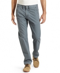 Classic 505 design in cool trouser styling. No matter what time of day it is, these straight-legged Levi's pants always look good. (Clearance)