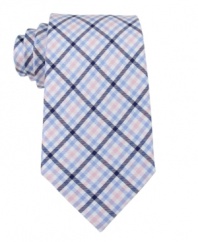 Step up your style. This Tommy Hilfiger tie is the most modern way to rock a pattern.