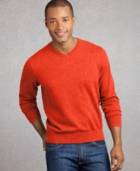 This classic V-neck with color accent goes great with jeans or chinos, t-shirts, button downs or beneath a blazer.