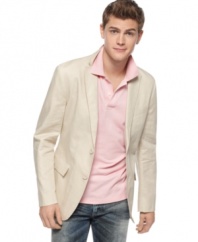 Look luxe in linen. This American Rag blazer is a breezy fabric at its best.