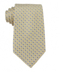 When clean and classic is the only thing that will do, this tie from Nautica will be your instant go-to.