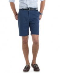 With a sporty striped belt, these flat-front shorts from Izod give you a polished look while still keeping you comfortable.