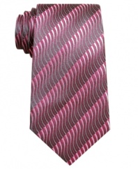 Make your mark. With a vivid wave pattern, this Alfani tie amps up your work wear.