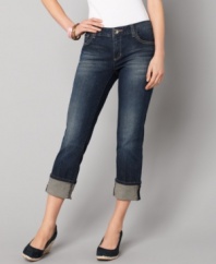 Tommy Hilfiger's cropped length jeans have a chic shape that are always in fashion. Pair with a your favorite tee for casual comfort.