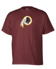 Earn your fan status and flaunt it proudly with the sleek athletic fit and bold logo design of this Washington Redskins t shirt from Reebok.