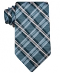 Perfectly plaid. Add a touch of Ivy-League prep to your wardrobe with this plaid skinny tie from Perry Ellis.