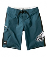 Weather might change but your love for football doesn't. Show off your allegiance to the Philadelphia Eagles even in the off-season with these NFL board shorts from Quiksilver.