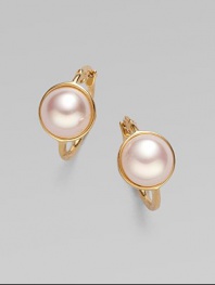 Glistening mabe pearl faceted in 18K gold vermeil makes for a timeless design. Mabe pearl 18k gold vermeil Drop, about ½ Ear wire back Made in Spain 