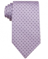 The perfect pick for the modern man. Get hip to the new shape of this skinny tie from Perry Ellis.