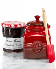 Sweetening the deal! Bonne Maman's strawberry preserve, which combines the highest quality fruit with all-natural ingredients for flavor you won't forget, gets a front-row spot on the table in Le Creuset's charming stoneware jar. This famed breakfast topper and companion jar make a great gift for housewarmings, holiday parties and more!