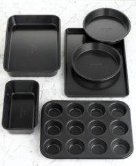 Turn your baked goods into baked greats! This bakeware set from Simply Calphalon features heavyweight construction to withstand daily trips to the oven, while the durable nonstick coating lets your baked treats slide right out. 10-year warranty.