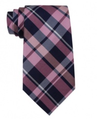 Be a plaid man in this cool tartan tie from Tommy Hilfiger.