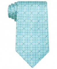 Power pattern. This tonal floral from Geoffrey Beene brings your tie collection into modern territory.