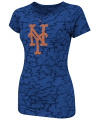 Stand out in the crowd. Your team spirit will definitely be known in this camouflage New York Mets t-shirt from Majestic.