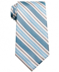 A clean classic stripe gives this Perry Ellis tie instant presence in your wardrobe.
