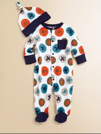 Crafted in plush cotton with large, colorful polka dots filled with airplanes and helicopters, your little jet-setter will be styling in this cute one-piece with matching hat.CrewneckLong sleevesSnap-frontPatch pocketBottom snapsCottonMachine washImported Please note: Number of buttons/snaps may vary depending on size ordered. 