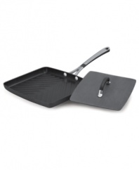 Simply Calphalon knows how to handle pressing matters. This panini pan features a durable nonstick surface to ensure a perfectly pressed sandwich, while the heavy press helps increase your food's contact with the cooking surface to guarantee a fast, even sear. 10-year warranty.