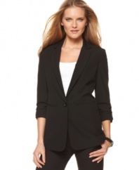An on-trend outerwear style, this relaxed MICHAEL Michael Kors boyfriend blazer adds polish to any look!