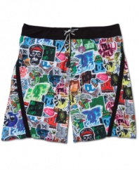 Hit the beach with the best board style in these graphic shorts from DC Shoes.