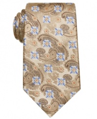 A sophisticated paisley instantly sets this Countess Mara tie apart from the stripes and solids.