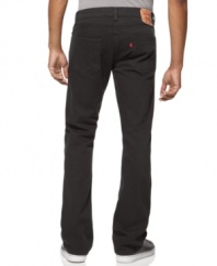 Keep your weekend wardrobe on the cutting edge and jump right into these slim, straight leg jeans from Levi's.