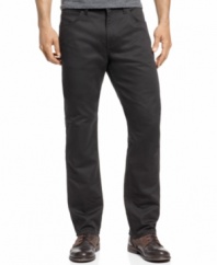 Versatile enough to complement all the looks in your weekend rotation, this slim-cut style from Levi's is a must-have.
