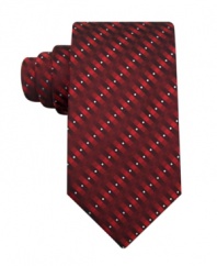 Cut back on the dry cleaning bills, not on style. This machine washable tie from John Ashford keeps it easy.