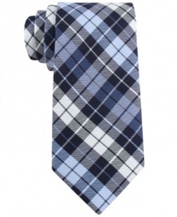 Be a plaid man in this cool tartan tie from Tommy Hilfiger. Skinny construction gives it the most modern edge.