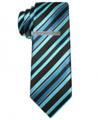 Create a little cool contrast with the concrete jungle with this striped skinny tie from Alfani RED.