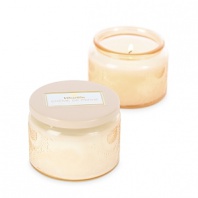 Voluspa's exquisite Crème de Peche collection blends white peach with tart ripe nectarine and creamy vanilla bean for an exceptional fragrance that elegantly scents your home.