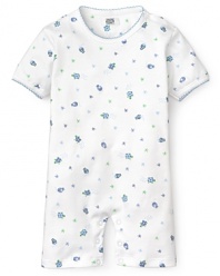 From naptime to playtime and everything in-between, this adorable turtle-print shortall wraps your little one in cute, comfy style.