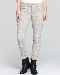 Put an ultra-feminine spin on your denim collection with this Free People skinny jeans, emblazoned with a floral print.