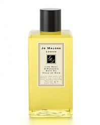 Reminiscent of the scent of limes carried on a Caribbean sea breeze, Lime Basil & Mandarin has become a modern classic for men and women. Fresh limes and zesty mandarins are undercut by peppery basil and aromatic white thyme in this alluring signature blend. Lime Basil & Mandarin Bath Oil gently fragrances and moisturizes the skin. Lush and softly foaming, it's pure relaxation.