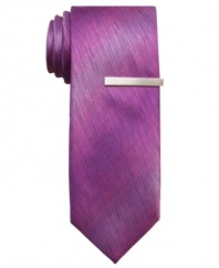 Color your world. This skinny tie from Alfani RED is the best way to brighten your palette.