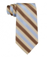In a traditional repp stripe pattern, this Calvin Klein tie recalls classic haberdashery style.